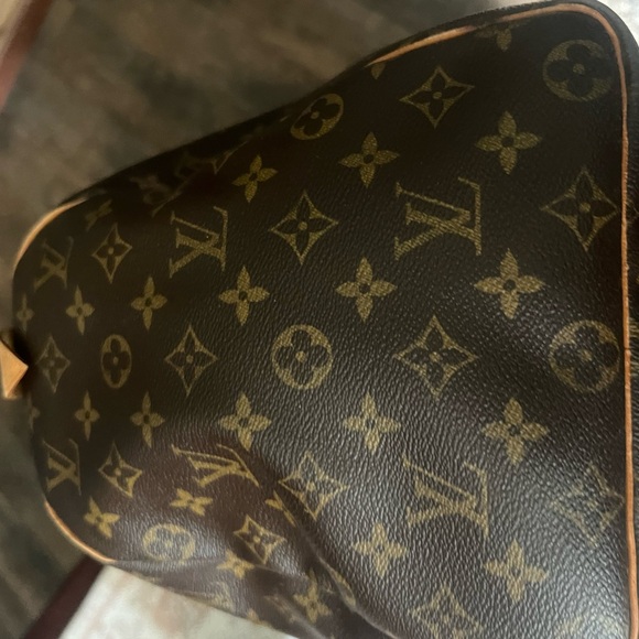 Authentic preloved Louis Vuitton keepall 45 - Picture 4 of 11